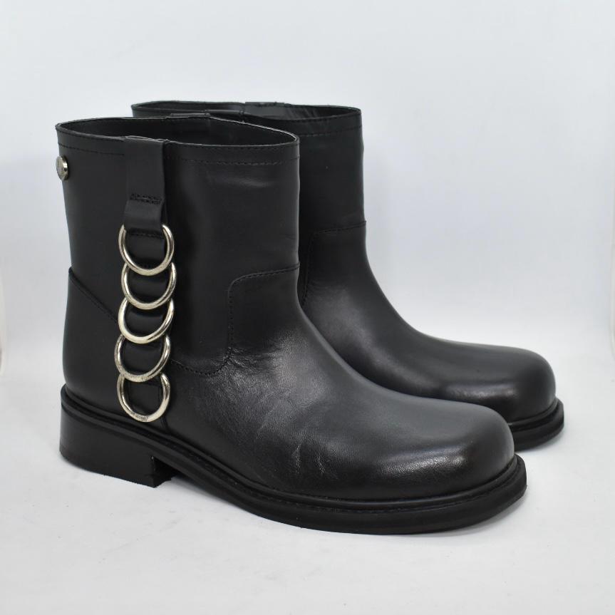 a9f9ca3d-06e0-4069-a189-53e9a787094e