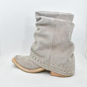BOTA CAÑA VOLCADA CON TACHAS - Imagen 5
