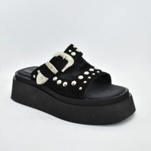 SANDALIA CON TACHAS - Imagen 3