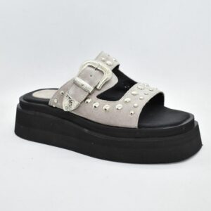 SANDALIA CON TACHAS - Imagen 6