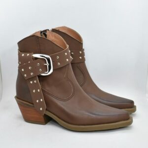 BOTA CON TACHAS - Imagen 4