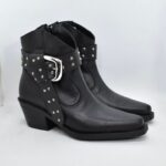 BOTA CON TACHAS